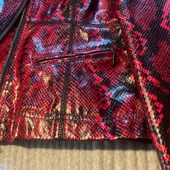 Women's faux Red Snake Print Jacket - Picture 2 of 4